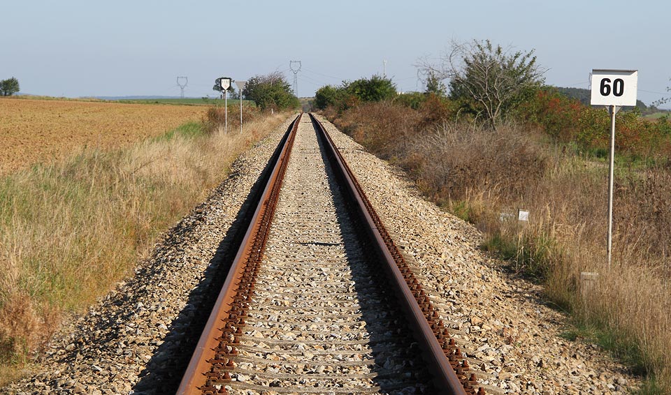 Dukovanská vlečka se vymyká nad ostatní vlečky vysokou kvalitou svršku i nadstandardní traťovou rychlostí.