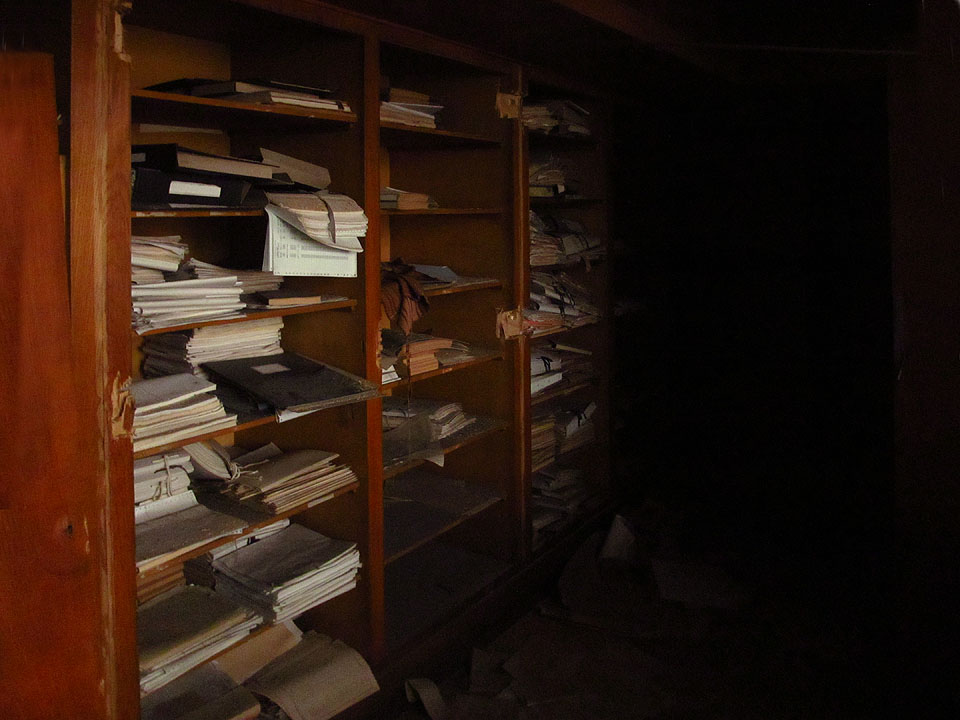 Tak jako každý správný archiv, i ten ve Vlněně má svá temná zákoutí.