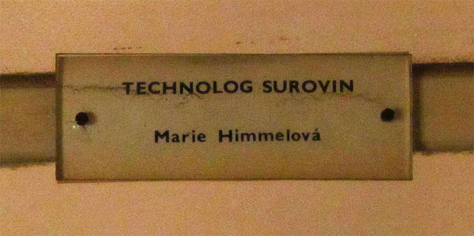 Jedna z nemnoha připomínek, že ve Vlněně pracovali živí lidé.