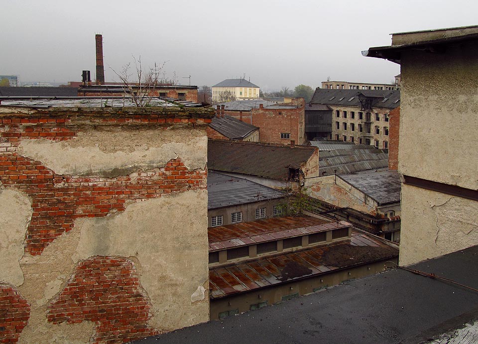 Areál Vlněny byl neskutečně spletitý a členitý do výšky, šířky i dálky.