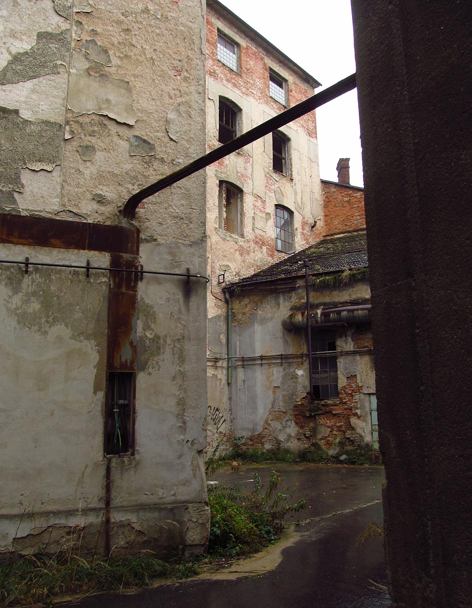 Některé průchody se otvírají náhle a nečekaně a při pohledu z jiného úhlu ihned mizí.