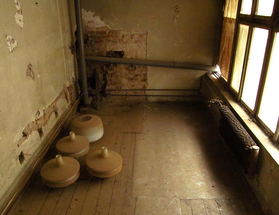 Je libo avantgardní stínidlo?