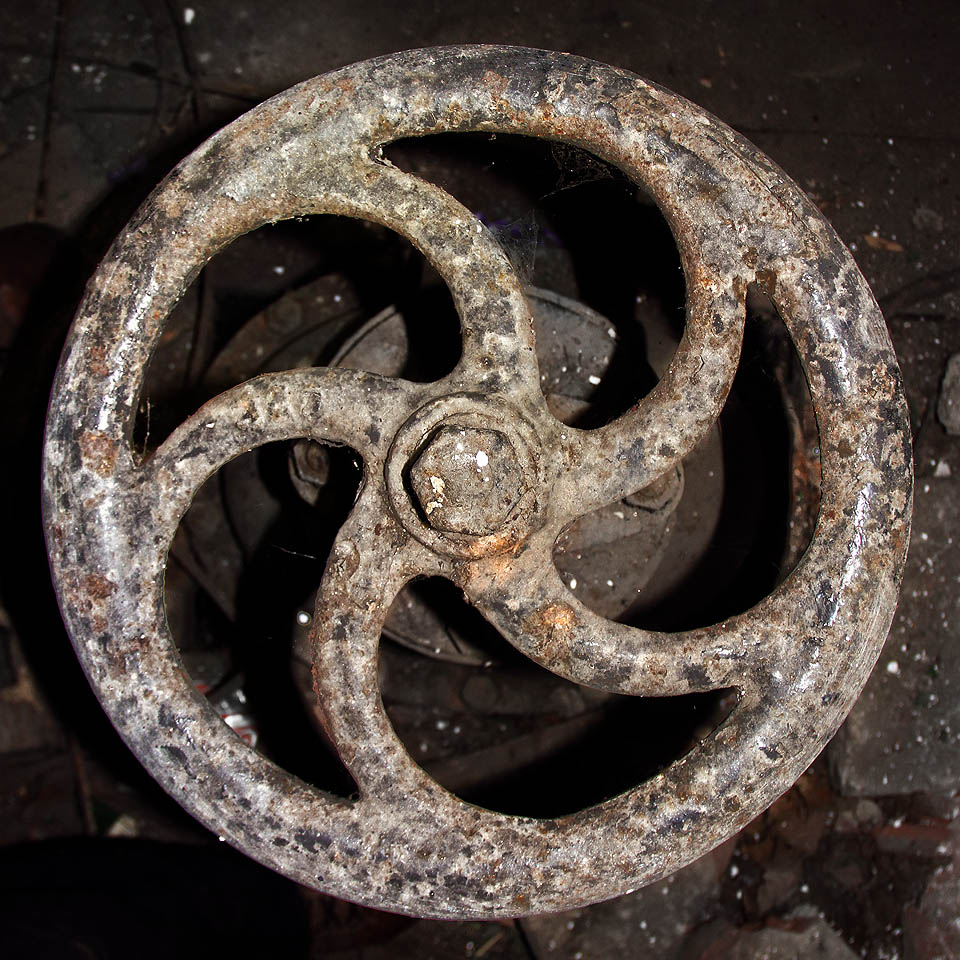 Vodovody patří k úchvatným technickým dílům. Nejen díky tomu, že z větší části zůstávají skryty našim očím, ale také proto, že jsou krásné a tvoří neustále proudící tepny měst. Můžete se spolehnout, že nad jejich nejzajímavějšími částmi se budeme setkávat i v budoucnosti.