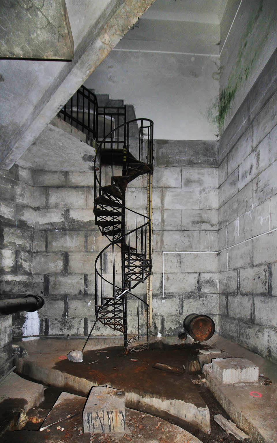 V armaturní komoře nejmladšího z trojice vodojemů už byste armatury hledali marně. Přesto je průmyslová architektura z přelomu 19. a 20. století stále působivá.