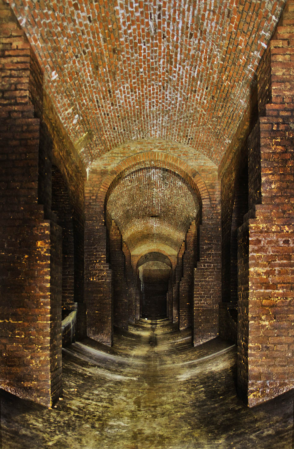 Potápění v průzračné vodě pod vilovou čtvrtí muselo vyvolávat pocity podobné objevení ztracené Atlantidy.