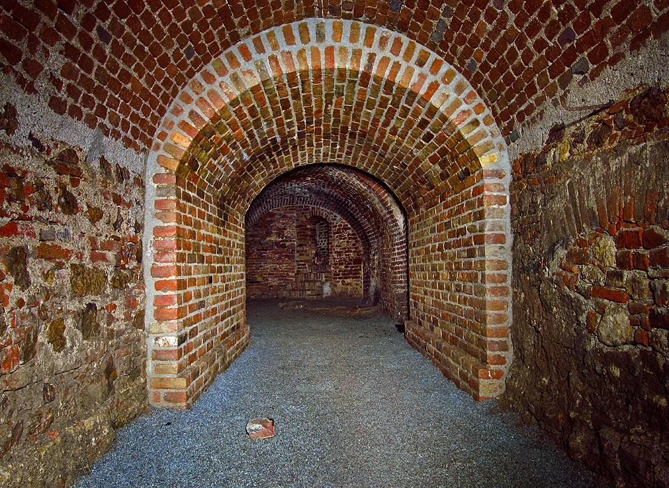 Některé části chodby jsou docela nově zrekonstruované od počátku 3. tisíciletí.