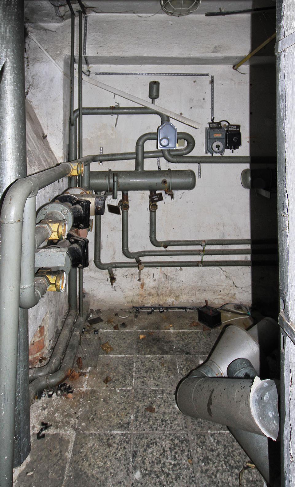 Suterén ukrývá mimo jiné plynovou kotelnu.