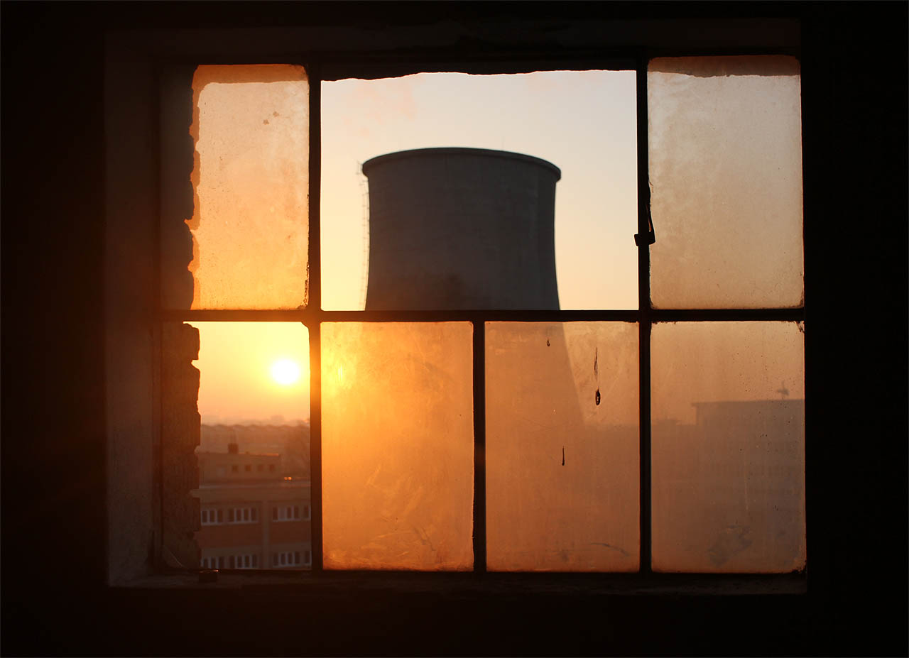 Chladící věž <a href="/Tema/Teplárna Špitálka v Brně">teplárny na Špitálce</a> patří mezi dominanty Brna, nepřehlédnutelné každým, kdo přijíždí od severu do města vlakem.