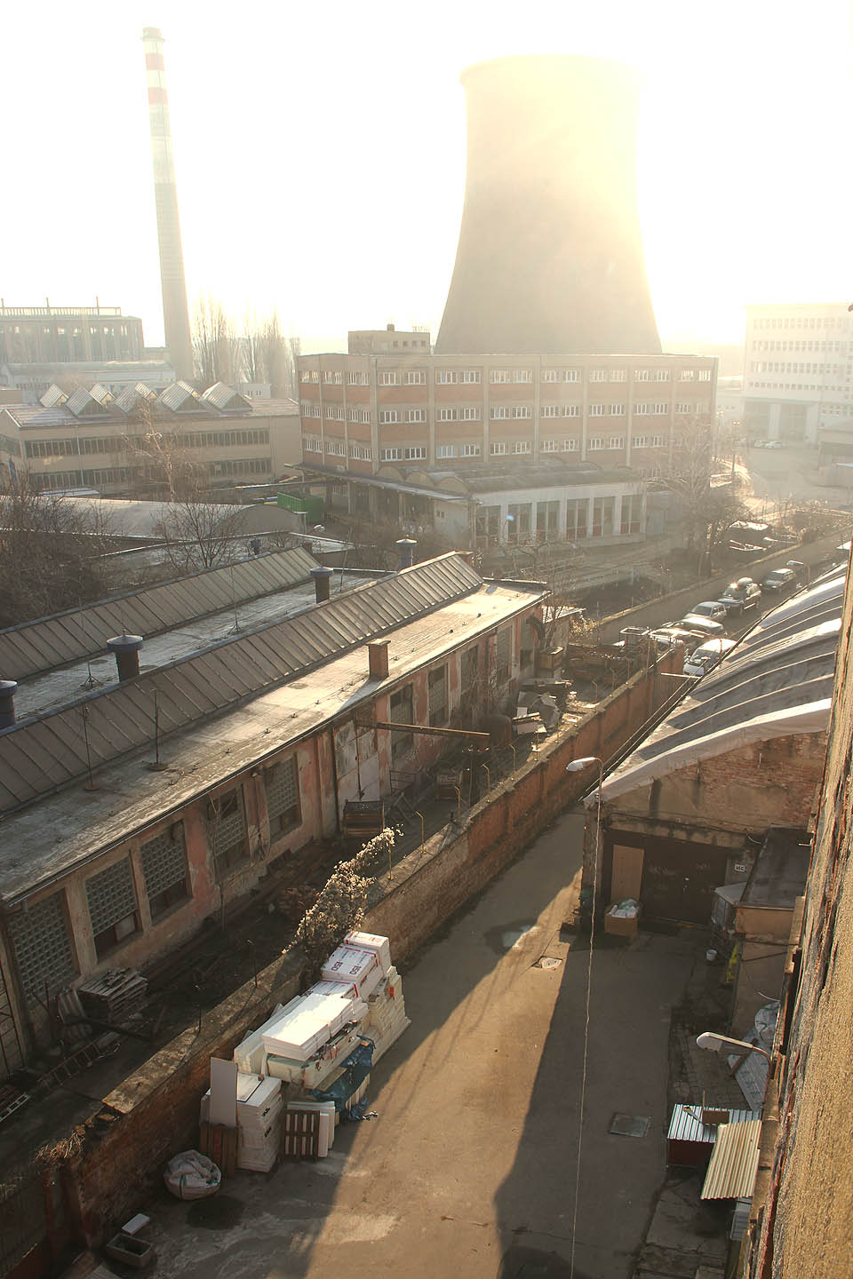 Industriální symfonie aneb <a href="/Tema/Teplárna Špitálka v Brně">teplárna</a> v záři ranního slunce.