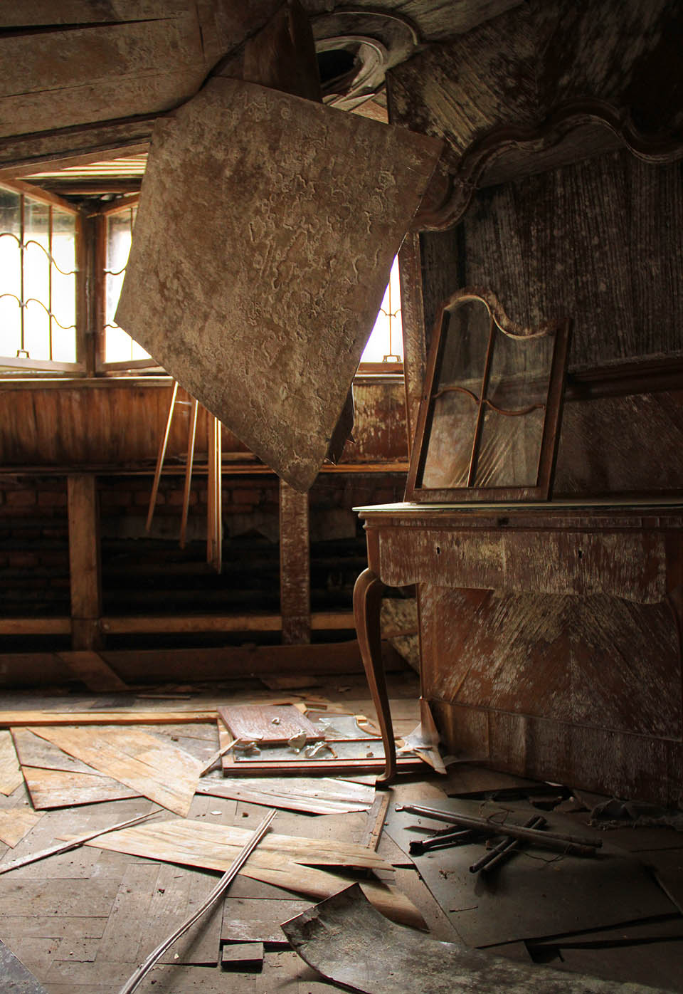 Někdy je hranice mezi vkusem a kýčem stejně křehká jako ta mezi úspěchem a zánikem.