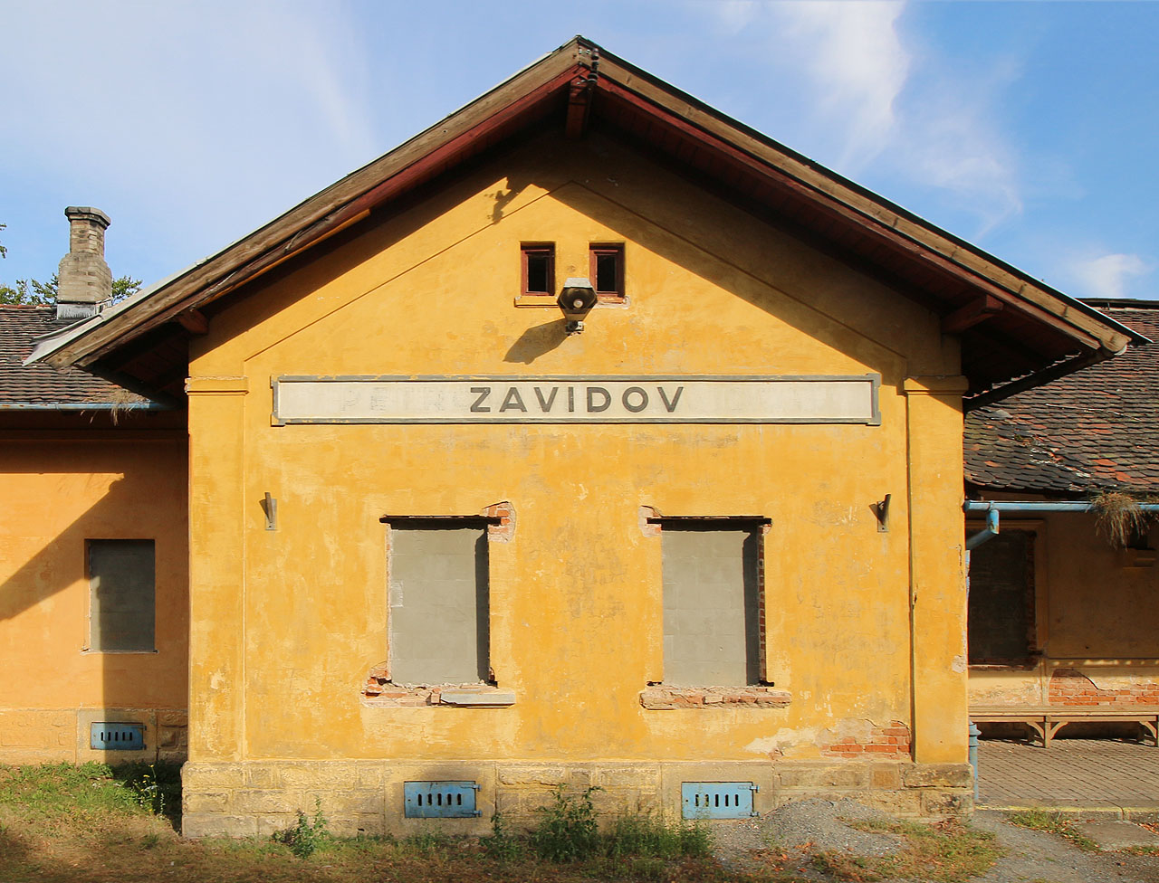 V roce 2018 byla již staniční budova opuštěná. V roce 2018 byla již staniční budova opuštěná.