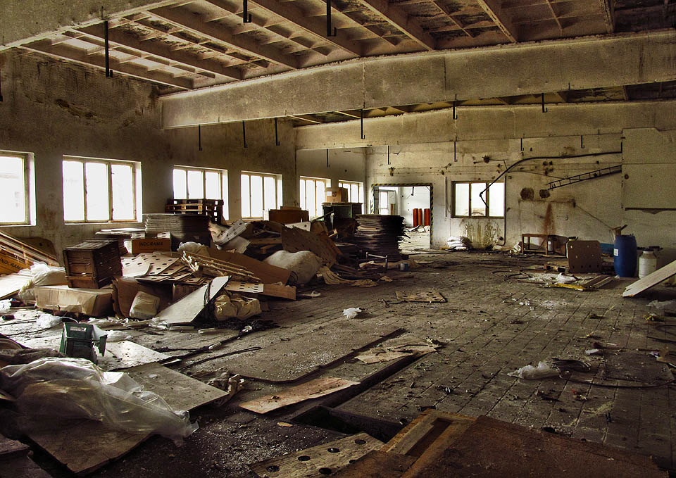 Čeká místní dílny demolice, nebo odsud v budoucnu bude zase proudit zboží do celé Evropy?