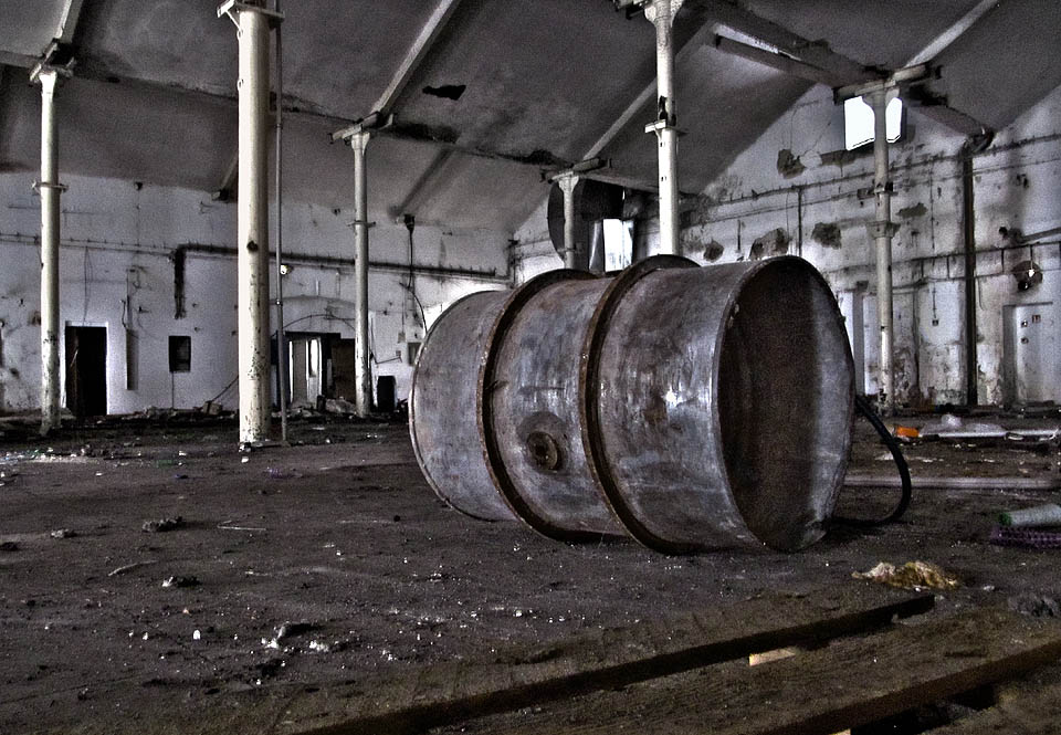 Krásný kovový barel bez užitku. Kdyby jen takový měla k dipozici Annie Edson Taylorová…